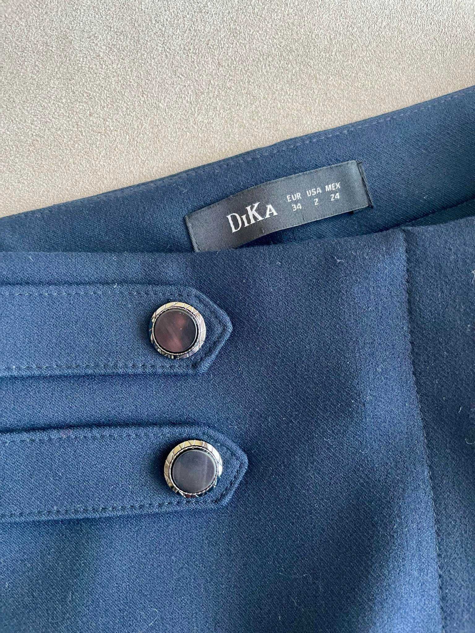 Панталон в тъмно синьо на DiKa