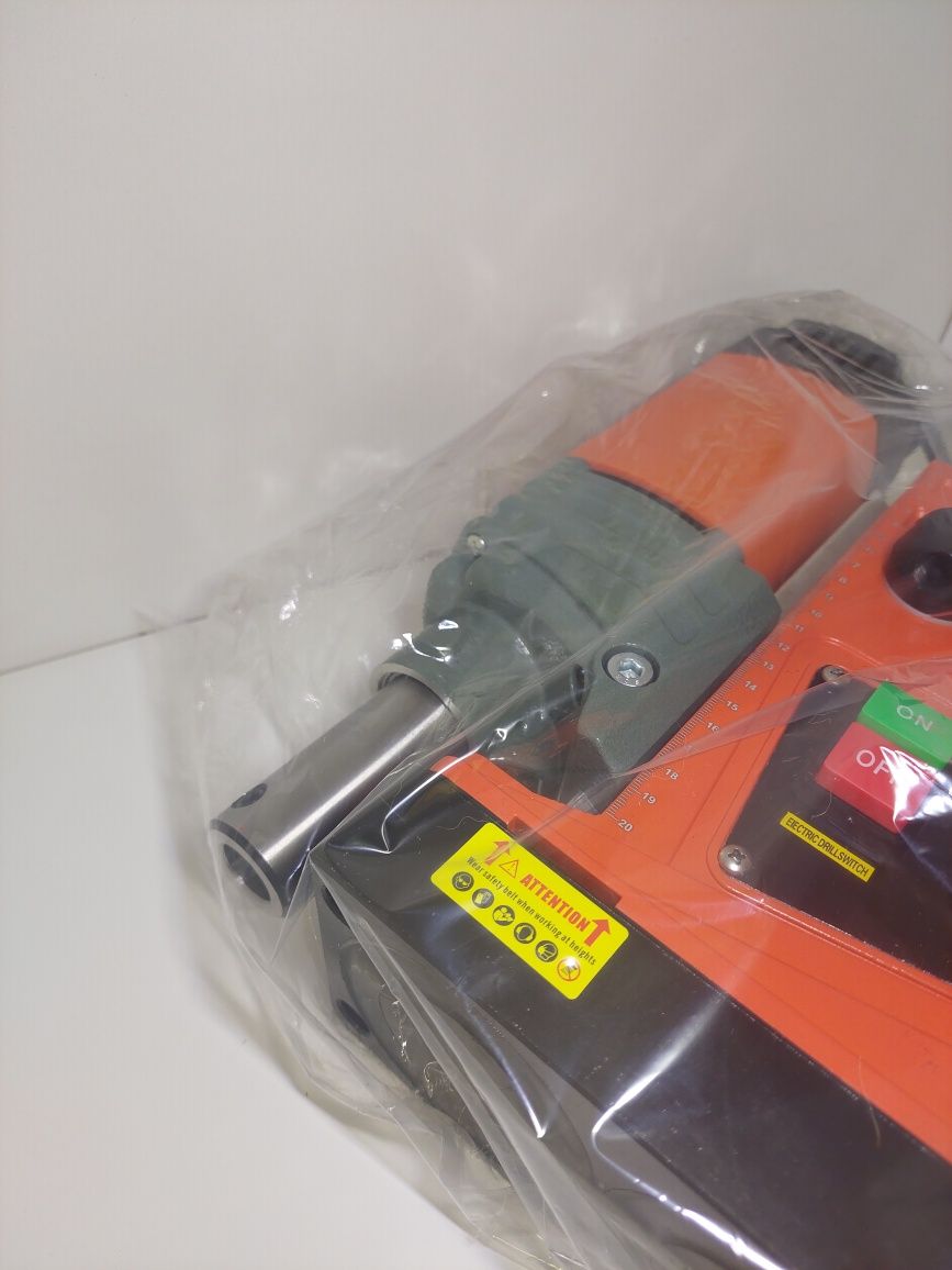 Masina Gaurit cu talpa magnetica 1450W și 11 carote frezare