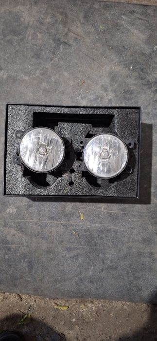 Продам противотуманки на Лада Гранта fl