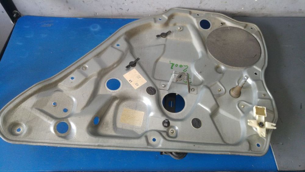 macara manuala usa dreapta spate vw polo 2002 6q6839138