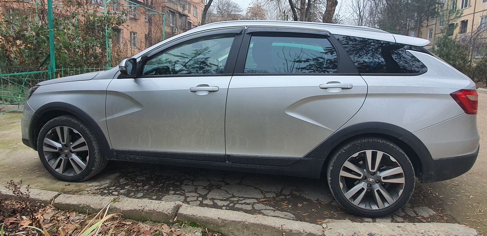 Лада веста св кросс 1.8 ФУЛ