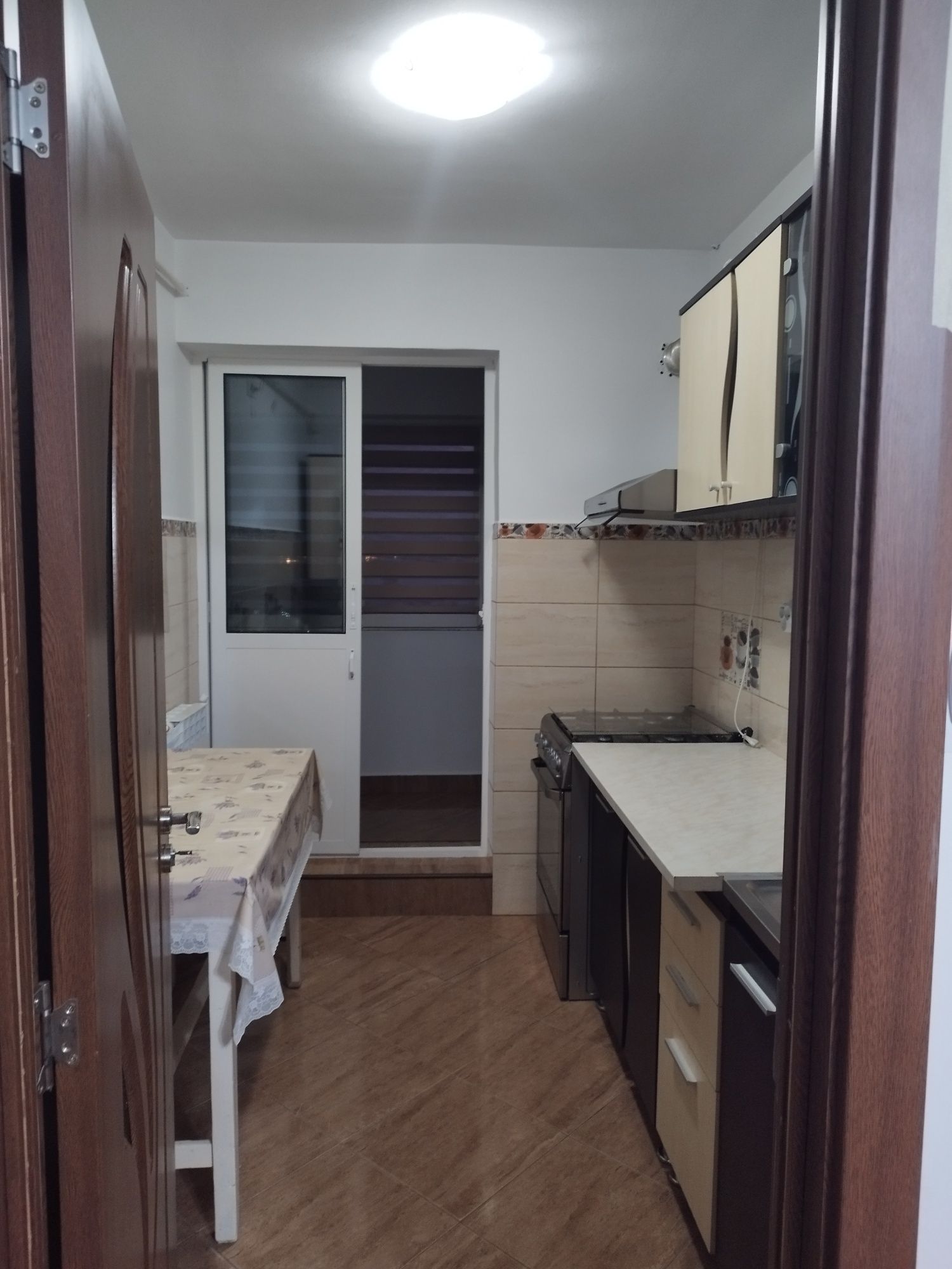 Închiriez apartament