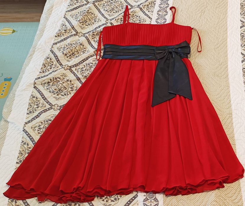 Rochiță Roșie ,Dora , din voal , măsura 38