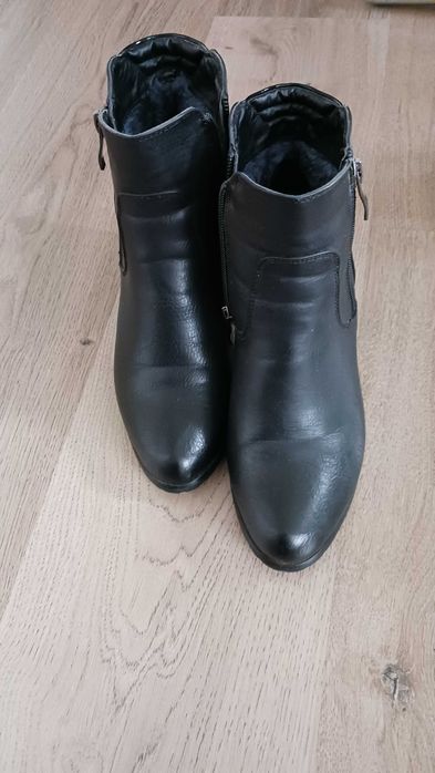 Дамски боти на ток