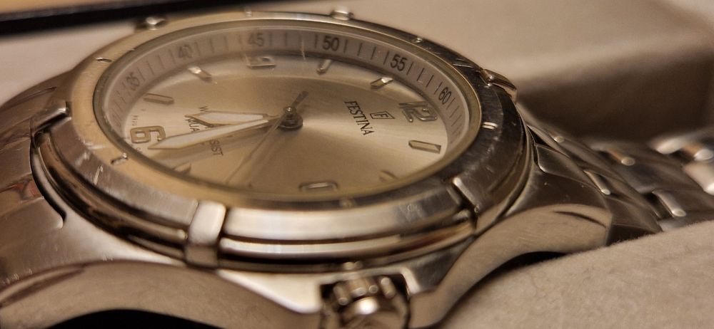 Ceas Festina cu bratara din metal