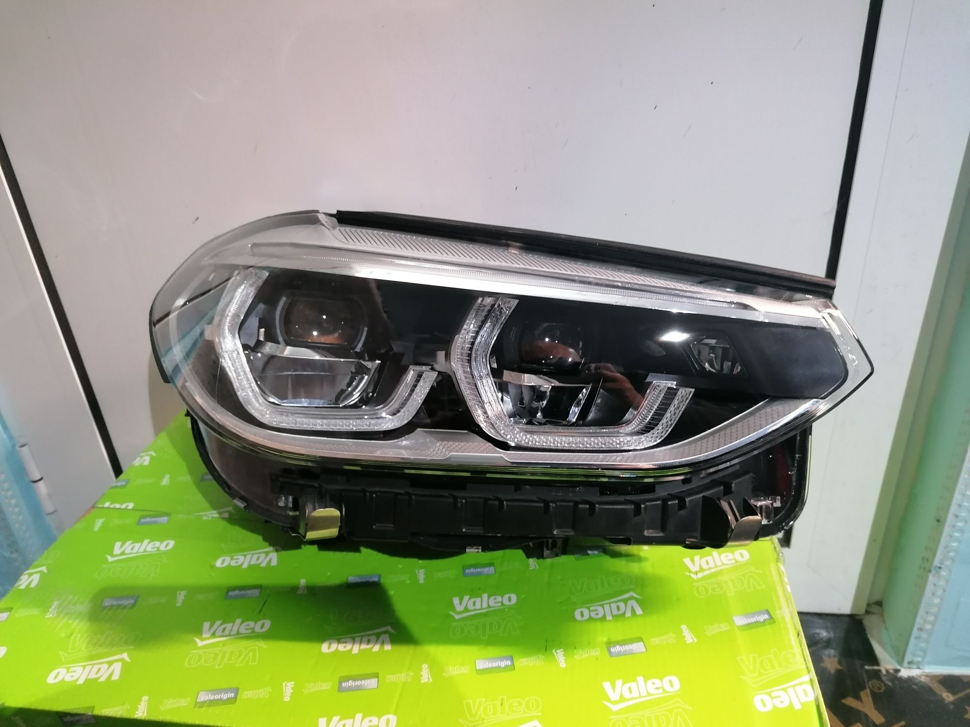 Фар Фарове за BMW X3 G01 X4 G02 / БМВ X3 Г01 Х4 Г02 Adaptive LED.