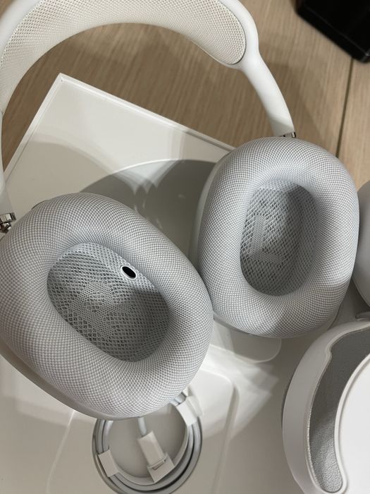 Продам AirPods Max