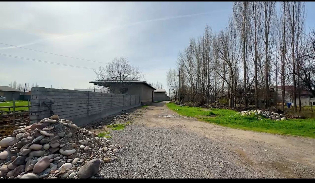 Toshkent viloyati Yuqori chirchiq Tumani Anxor kochasi 53 uy