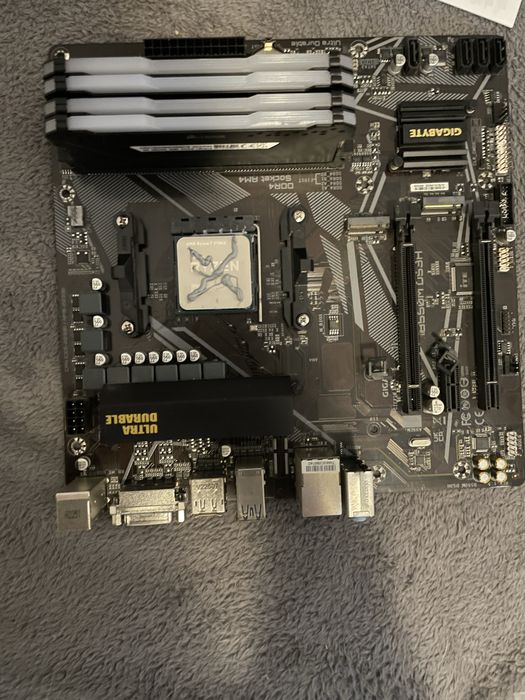 Kit placa de baza gigabyte B550m DS3H+ ryzen 7 5700x+ 32 gb ram 3200