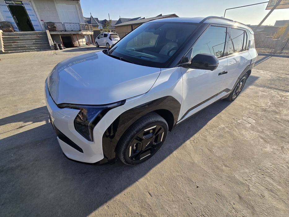 KIA EV3 GT 2025 yil elektramabil full pazitsia sotiladi
