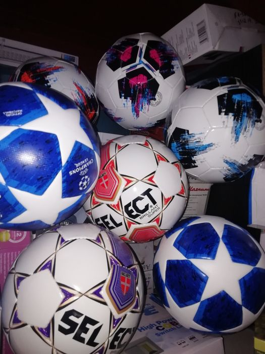 Футбольный мяч, новые все.