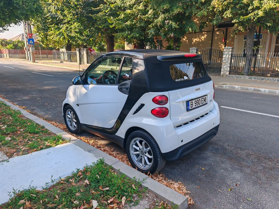 Vând Smart Fortwo Cabrio 451 (model 2009, 136.600km)