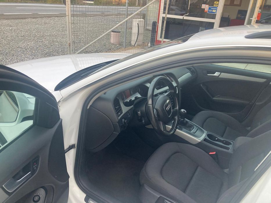 Audi A4 B8 Avant - 2009 - 2.0TDI 143CP E5 - Clima * Senzori * Navi