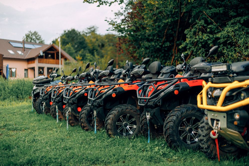 Inchiriez mai multe atv si buggy