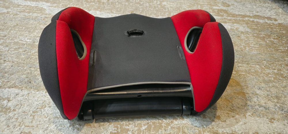 Scaun auto copil, posibilitate doar înălțător