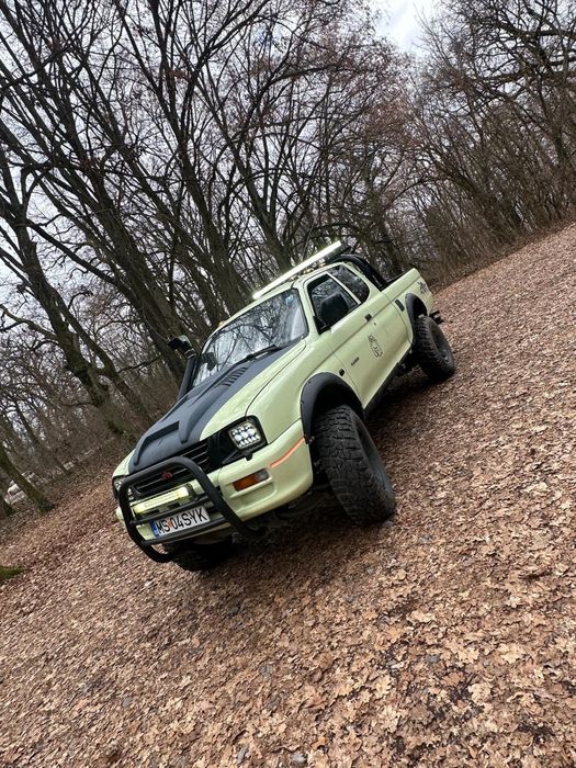 Mitsubishi l200 autoutilitar
