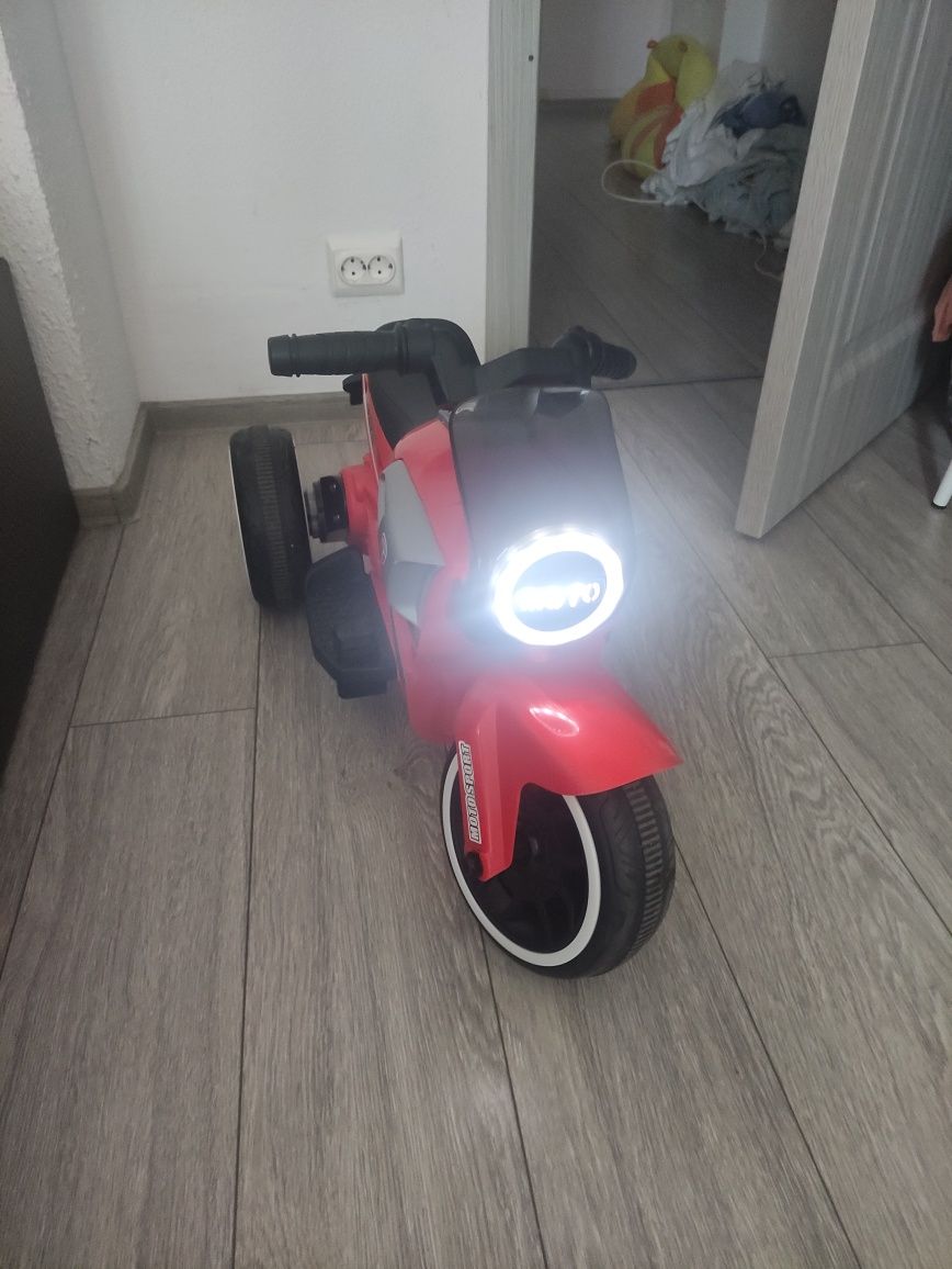 Motocicleta electrica de copii