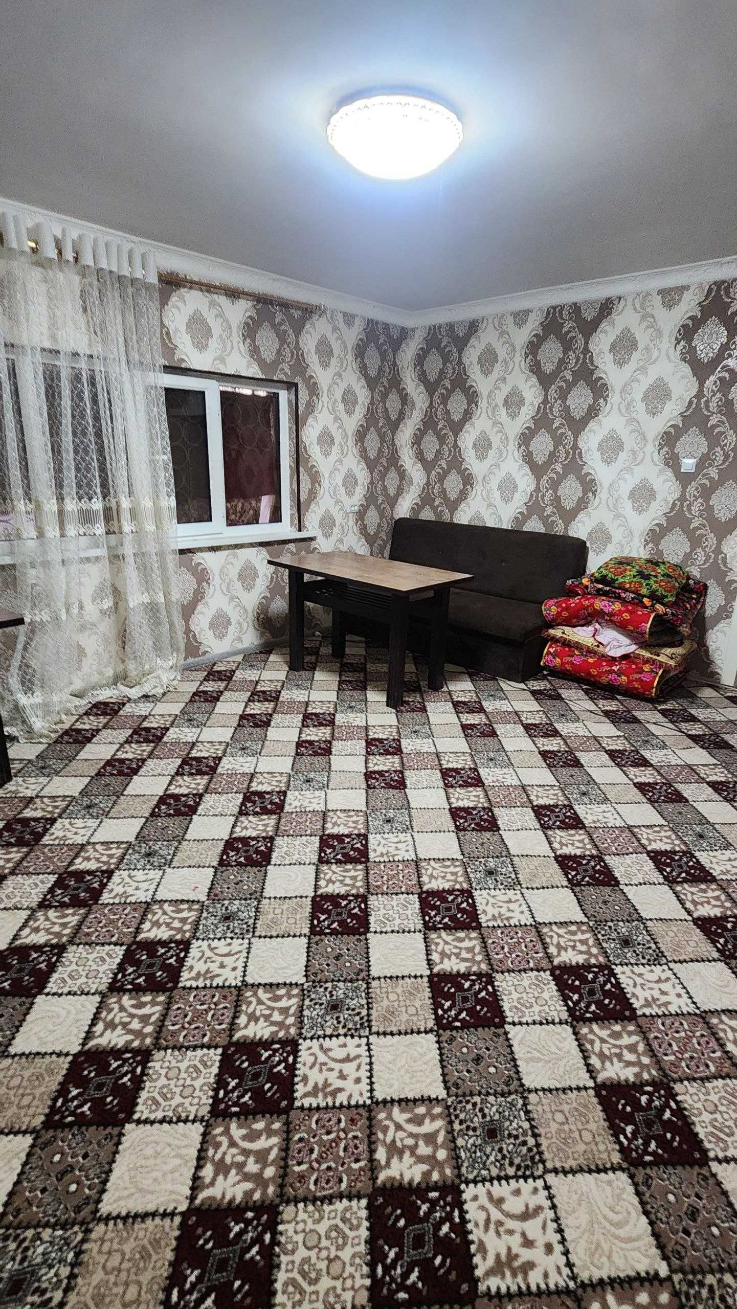Zarafshon shahar misgarlardan dacha sotiladi.Yashash uchun sharoit bor
