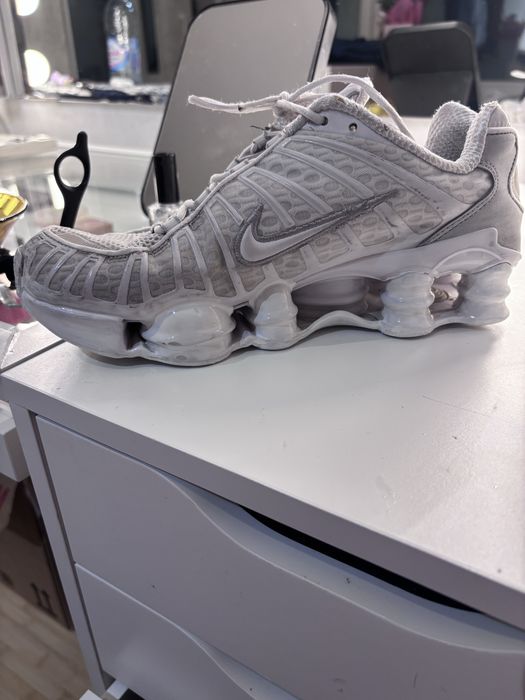 Nike shox бели обувки