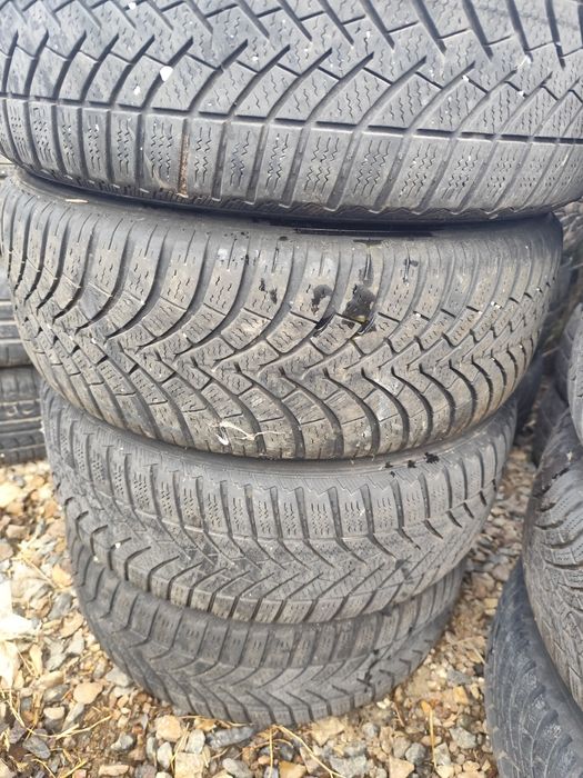 Set 4 jante 5×100 cu anvelope de iarnă. 185/55R15.