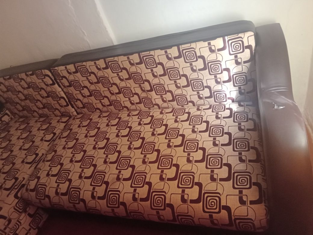 Продам диван с креслом