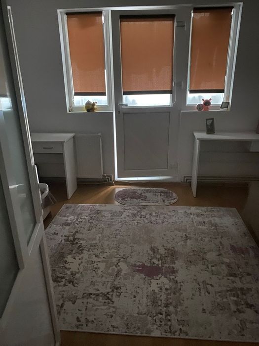 DE VANZARE  .Ap 60 m  2 camere in orasul Fieni