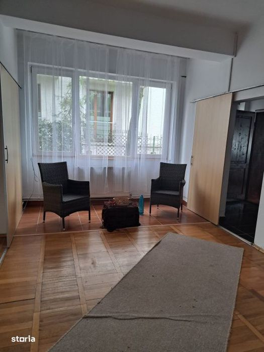 Vanzare apartament 4 camere la vila, ultracentral