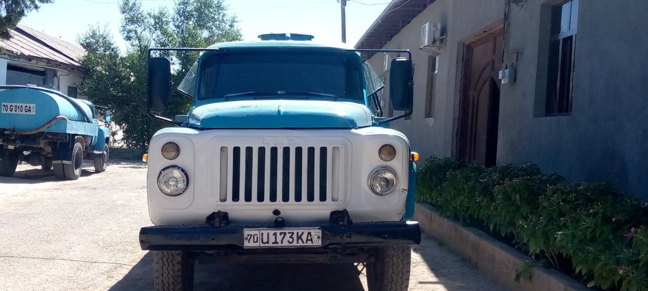 Gaz  53  vodavoz