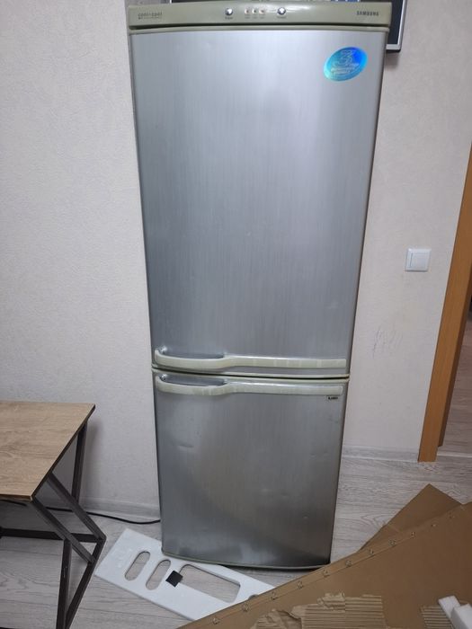 Продам холодильник