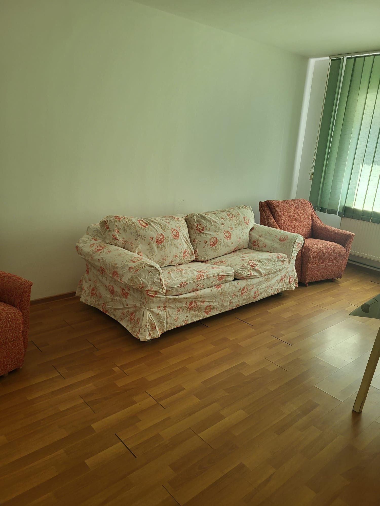 Închiriez apartament Pucioasa