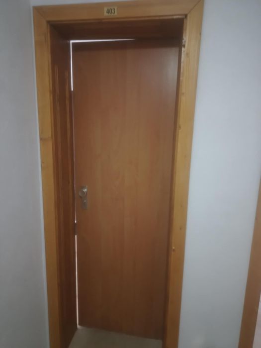 Врати с каси, брави, дръжки, патрони от чам, ламинат и МДФ