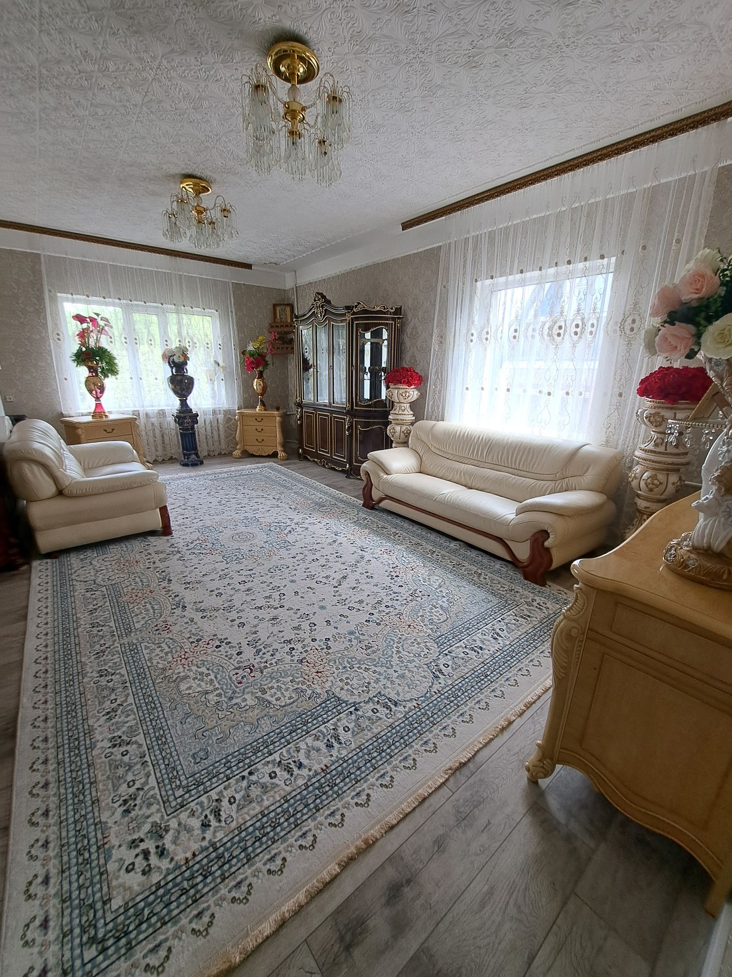 Продаём благоустроенный двухэтажный коттедж  по ул. Крупской