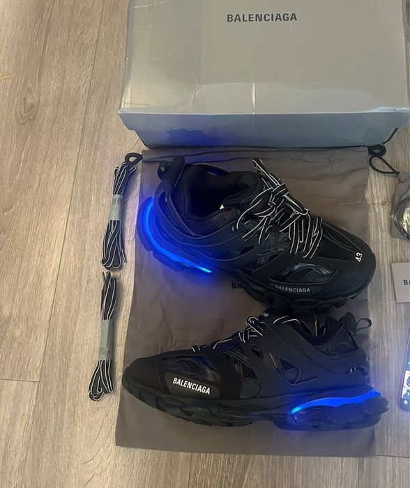 Balenciaga track led