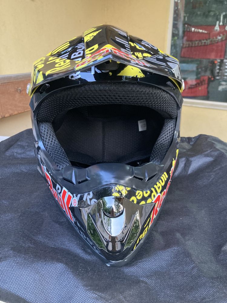 Нова кросова каска RedBull M, Л, Хл/ каска крос, редбул, офроуд, крос