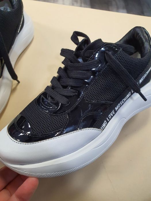 Adidasi Moschino 38,stare impecabila