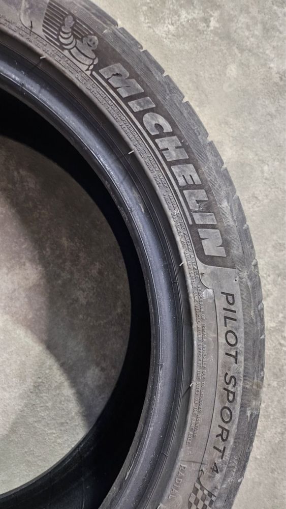 Michelin Pilot Sport 4 235/45/18