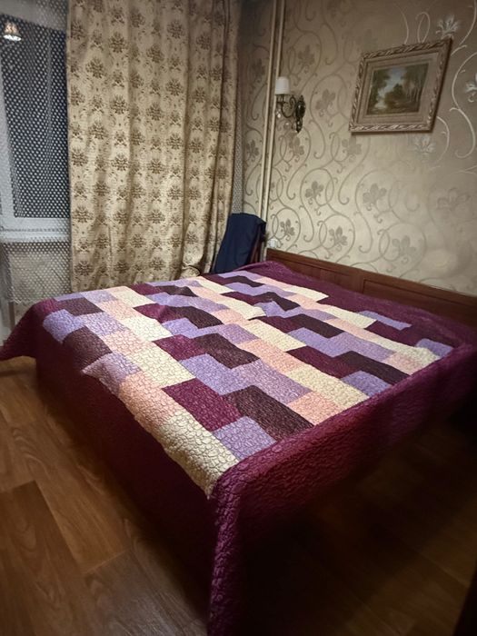 2 кровати полуторки, можно ставить ,как вместе ,так и отдельно .