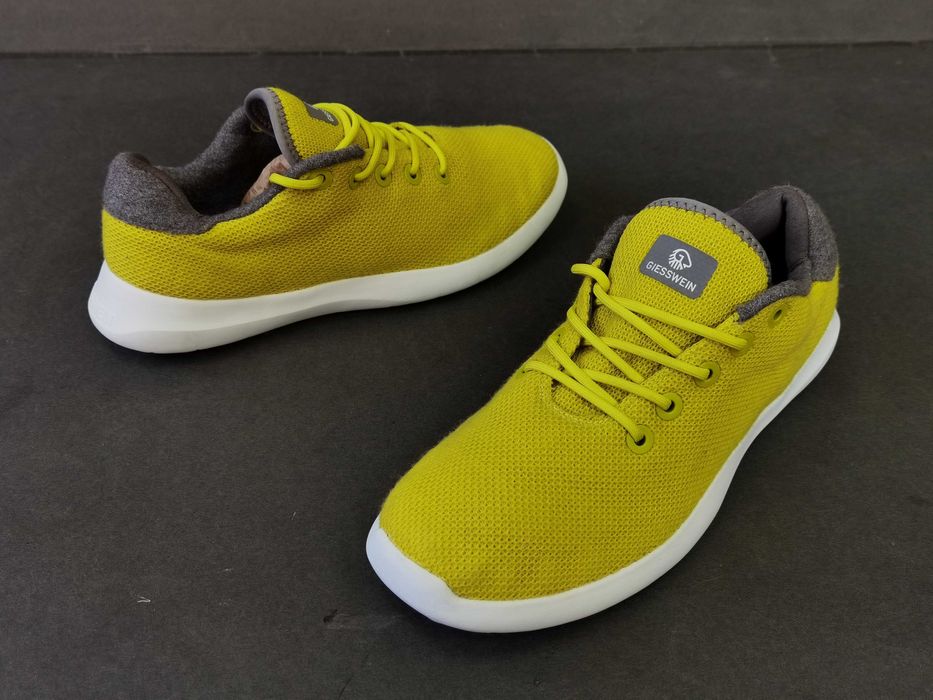 Adidasi alergare  41 42 GEISSWEIN- Elvetia Lana Merino 750 Ron Ca NOI