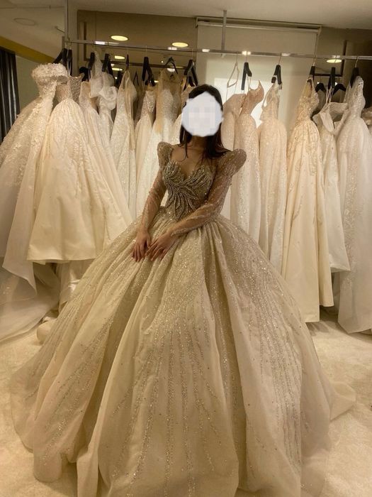 Rochie superba de mireasa (rochie + crinolina+voal+coronita)