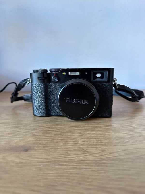 Продава: Fujifilm X100V + подарък списание фотография Obscura Magazine