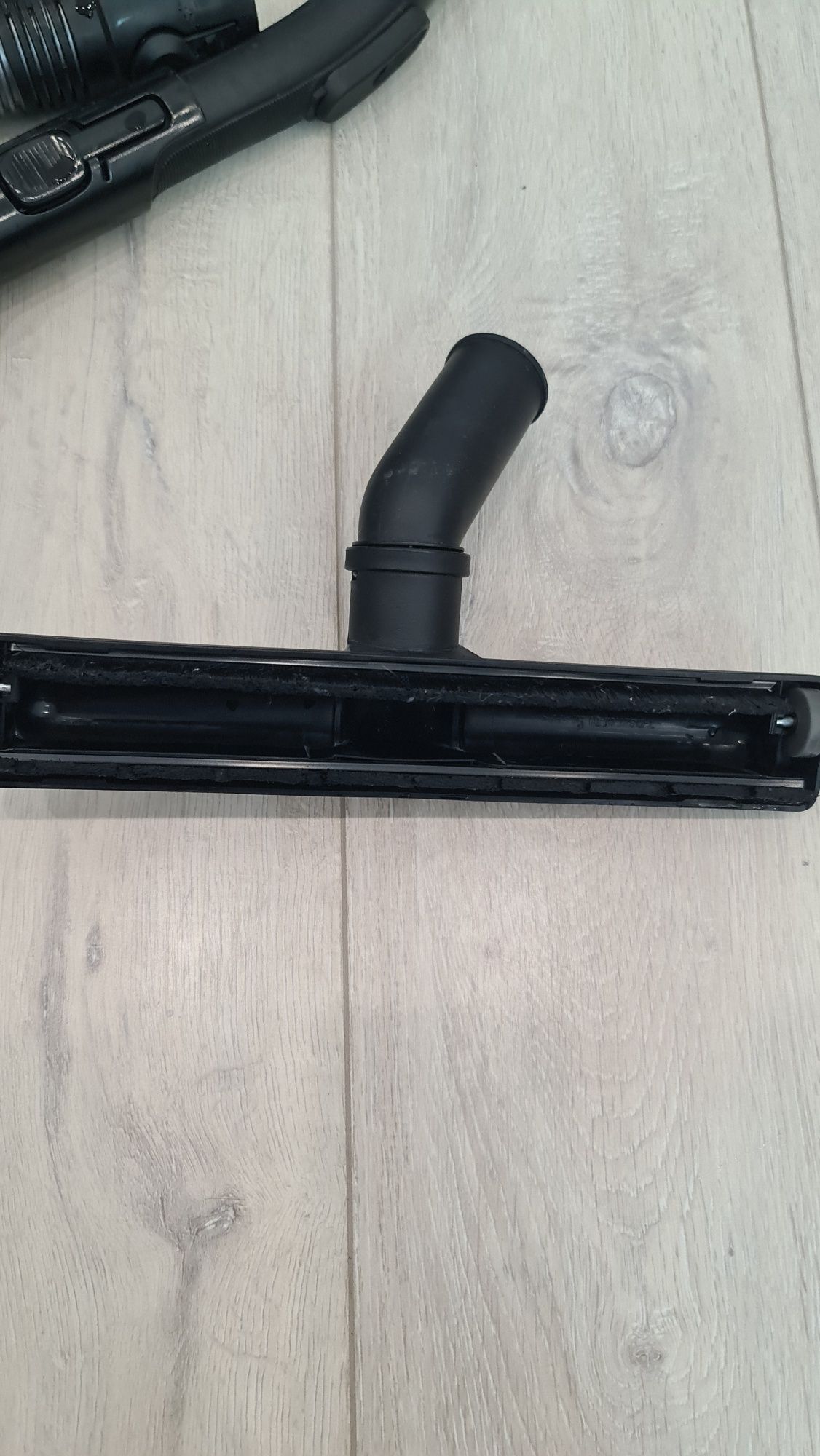Продаётся пылесос Phillips power pro compact