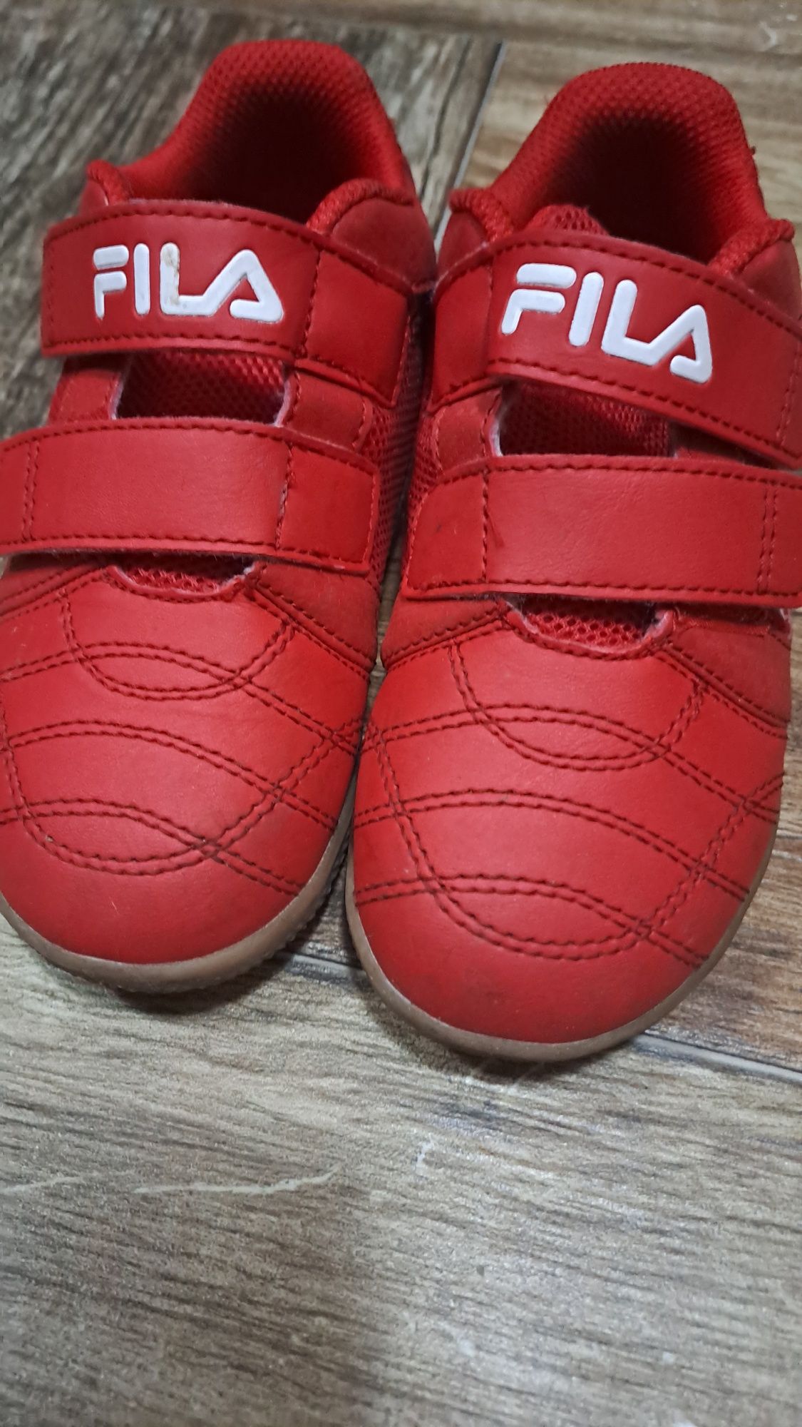 Adidasi fila nr. 28