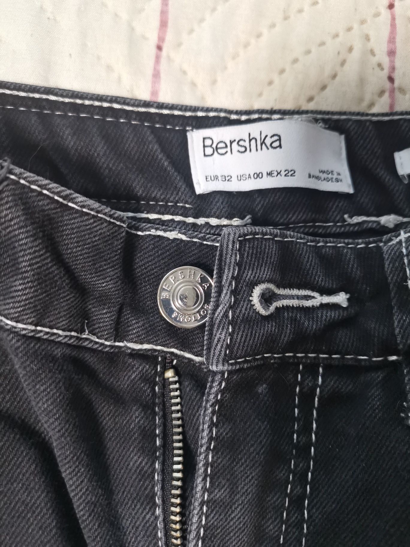 Спортни панталони на Bershka