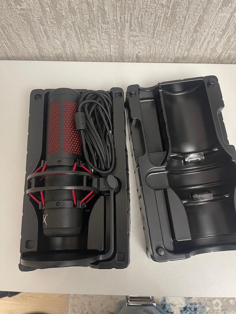 Микрофон HyperX Quadcast