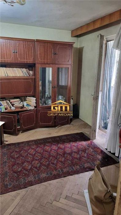 Apartament 2 camere, decomandat, etaj 2, zona Ostroveni
