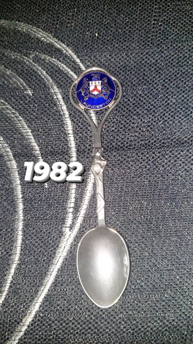 Lingurițe de colecție confecționate din argint