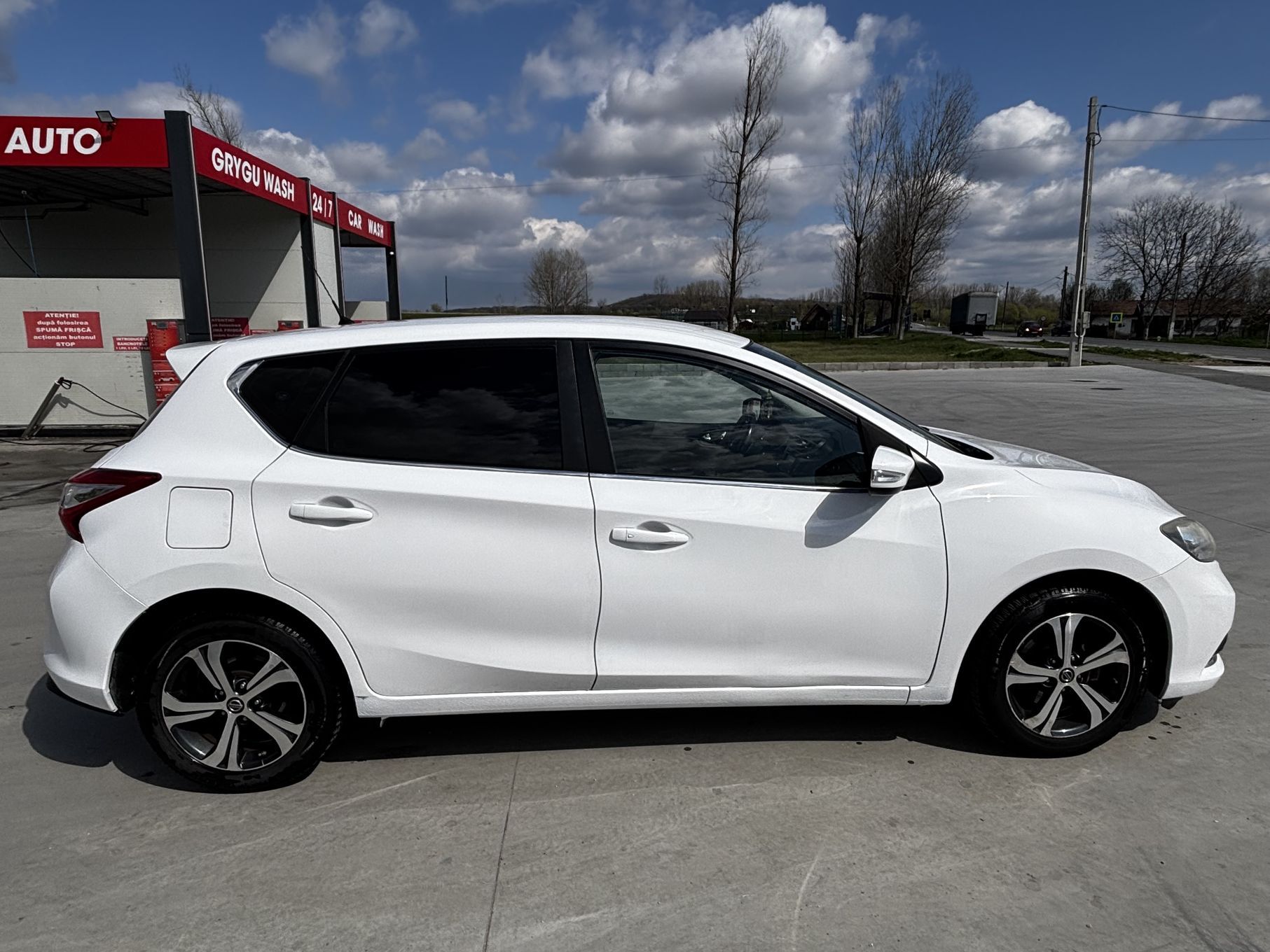 Nissan Pulsar Vând Nissan Pulsar
