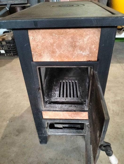 Vând sobă cu plită