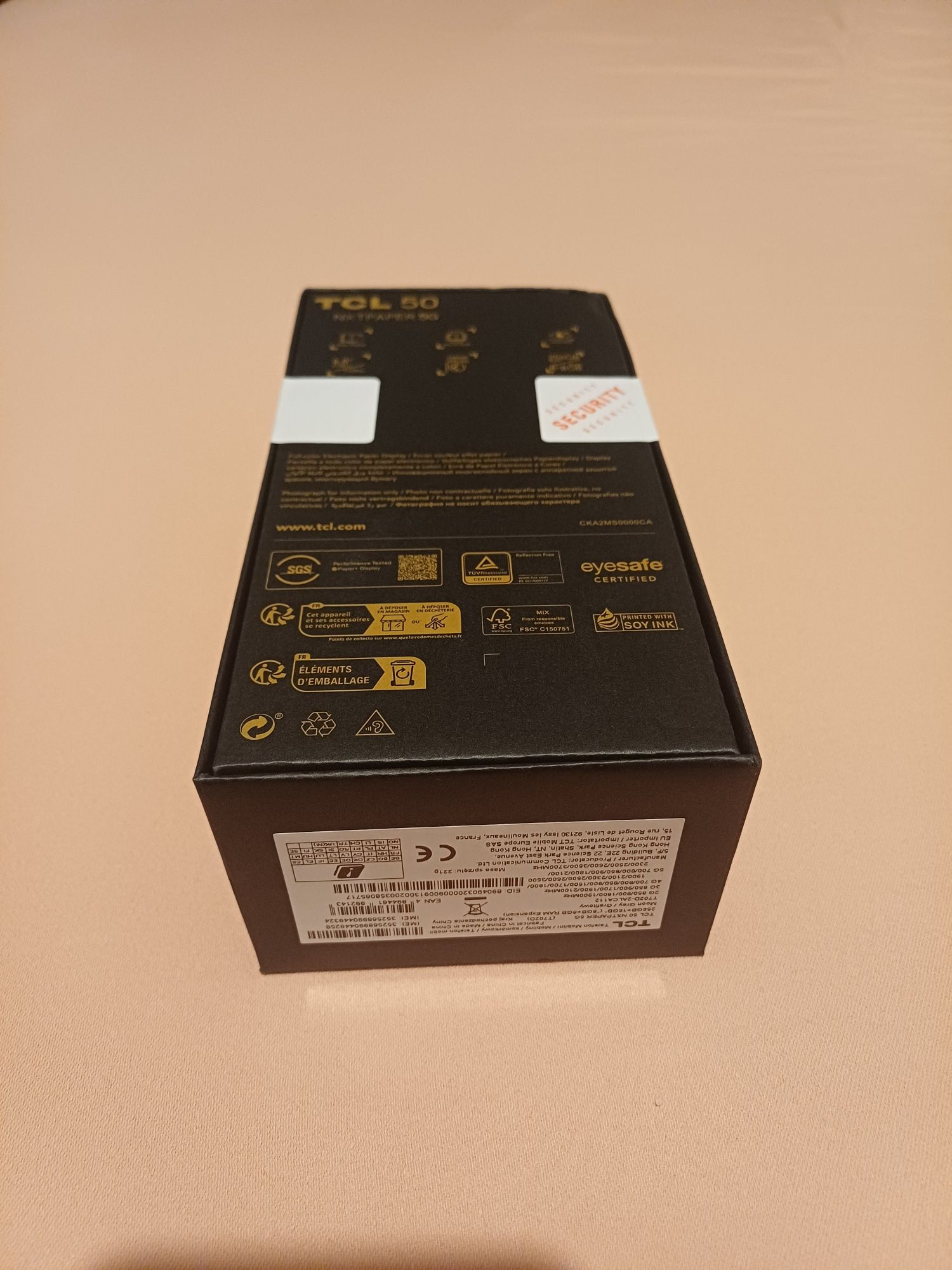 Продавам нов телефон TCL NXTPAPER 5G!