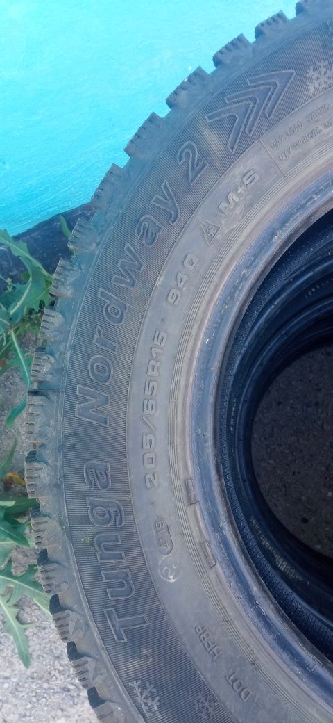 Продам зимние шины в отличном состояние